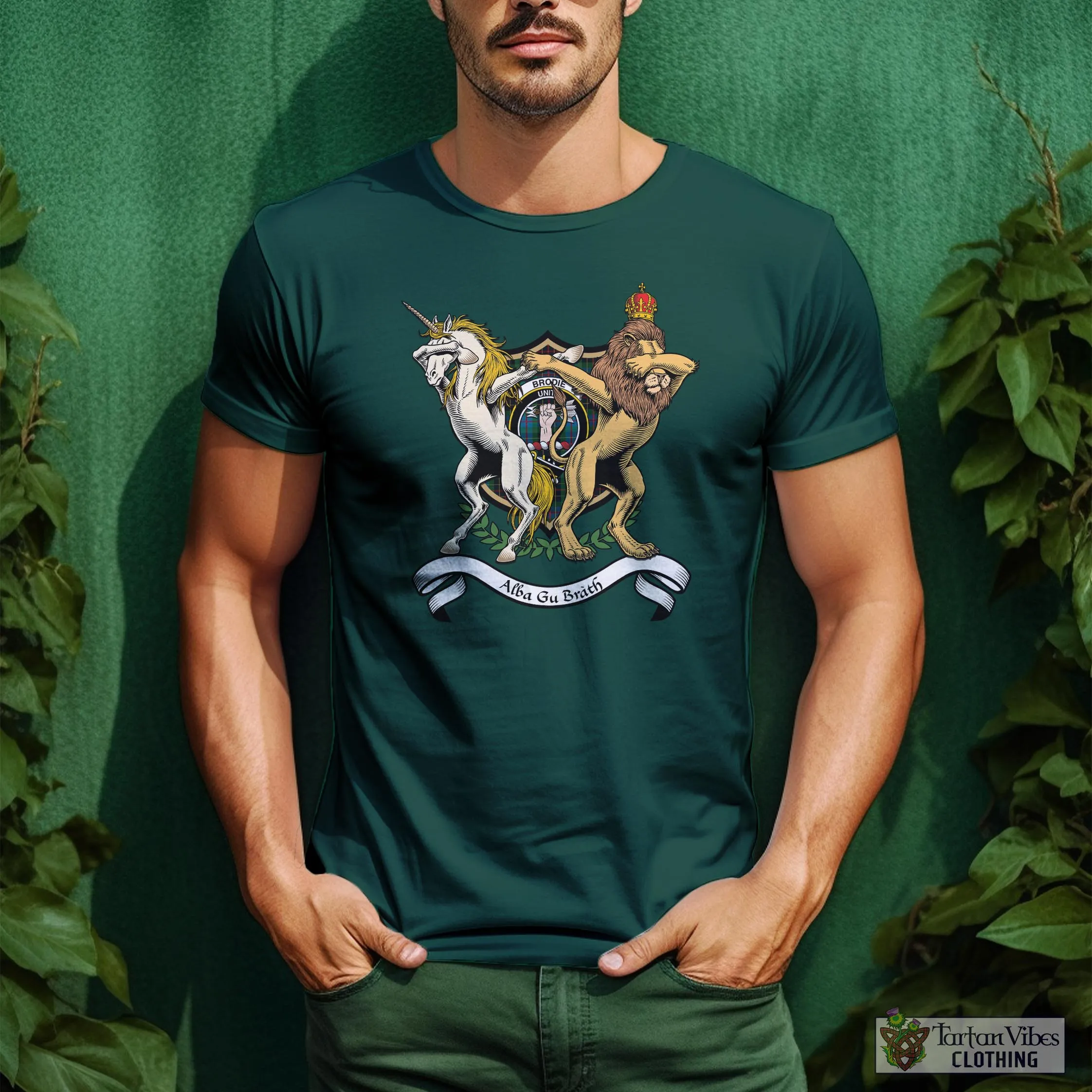 Brodie Hunting Family Crest Cotton Men's T-Shirt with Scotland Royal Coat Of Arm Funny Style