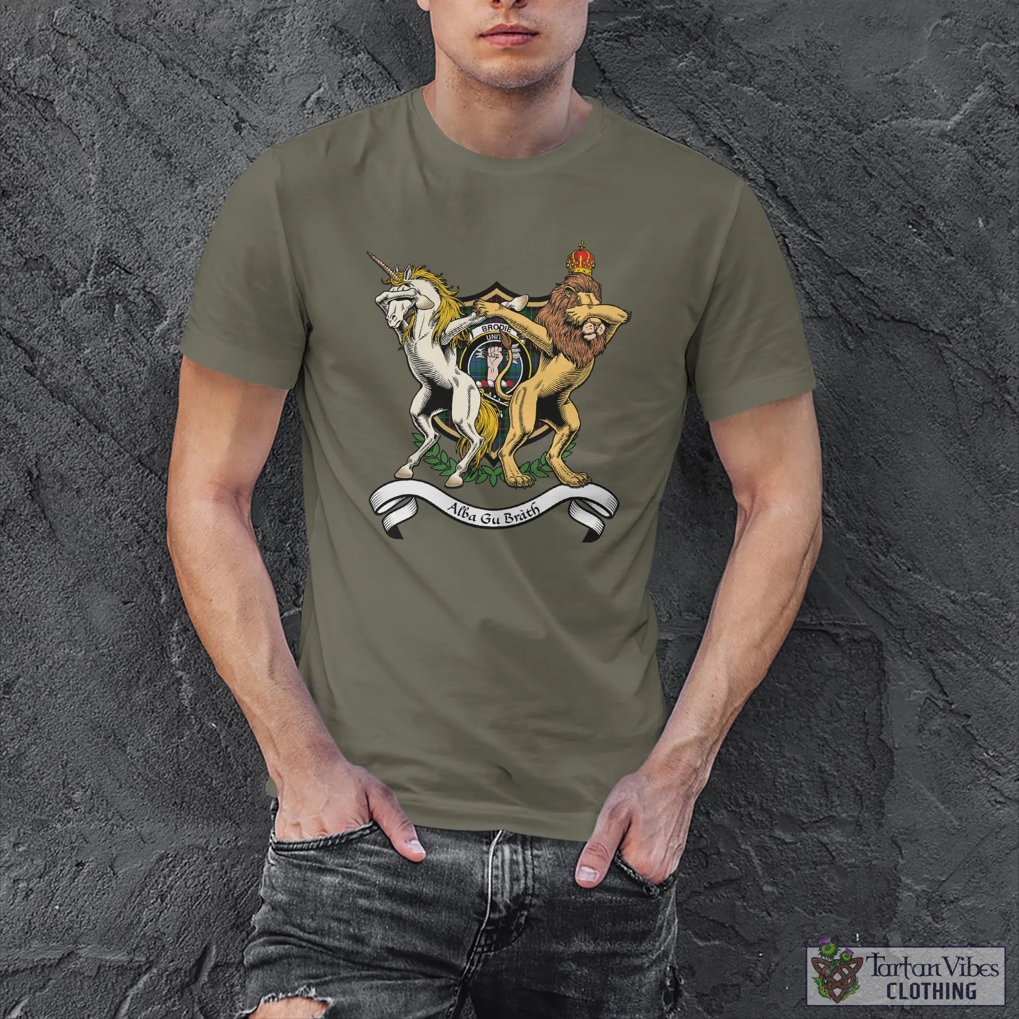 Brodie Hunting Family Crest Cotton Men's T-Shirt with Scotland Royal Coat Of Arm Funny Style