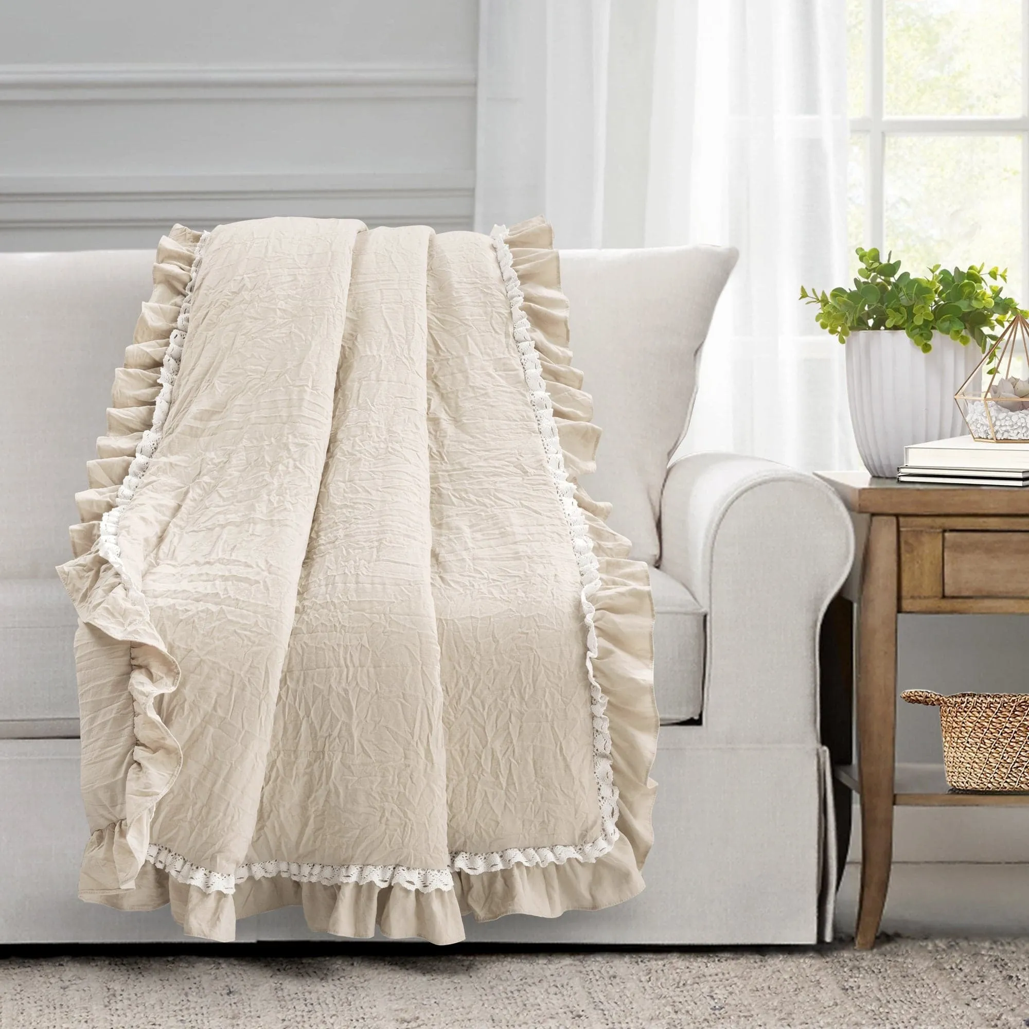 Ella Ruffle Lace Throw Blanket