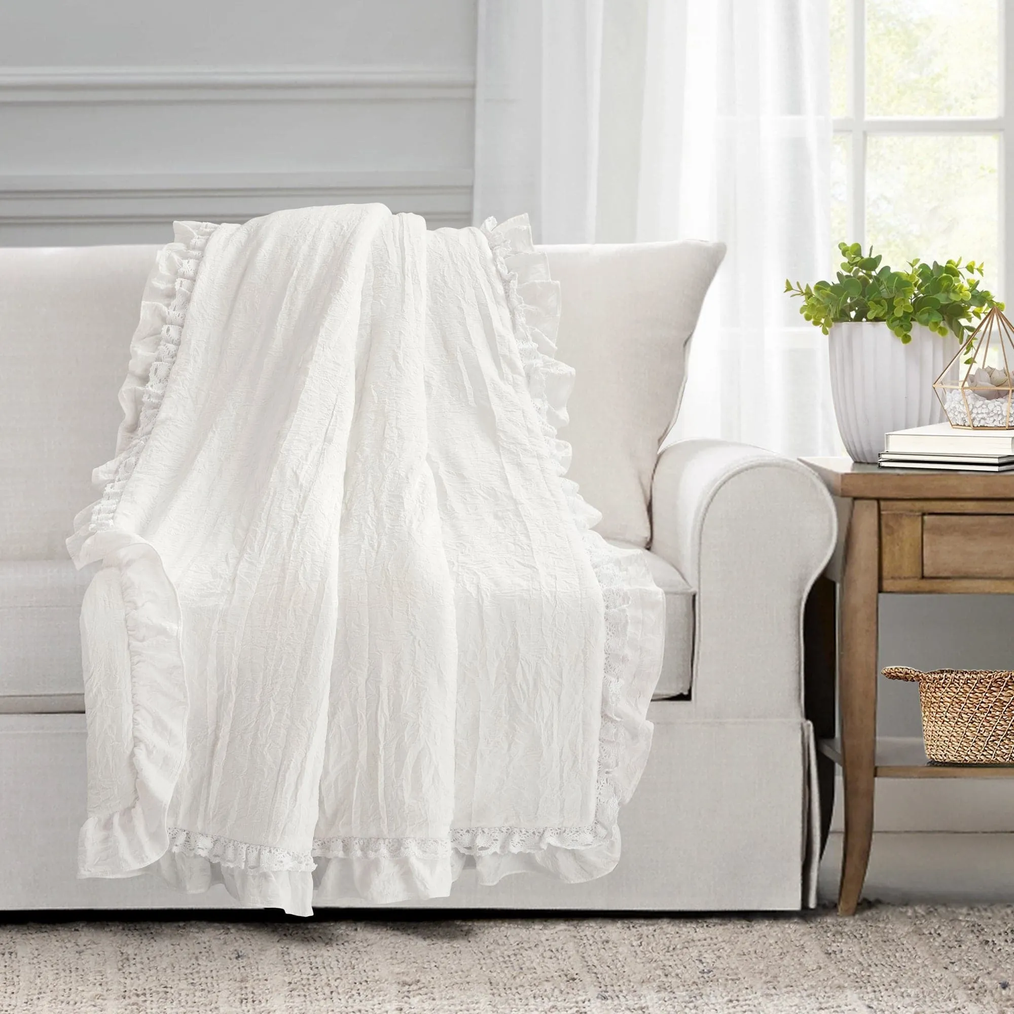 Ella Ruffle Lace Throw Blanket